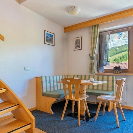 Apartments Lasteis ラ・ヴィッラ エクステリア 写真
