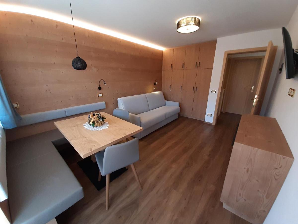 Apartments Lasteis ラ・ヴィッラ エクステリア 写真