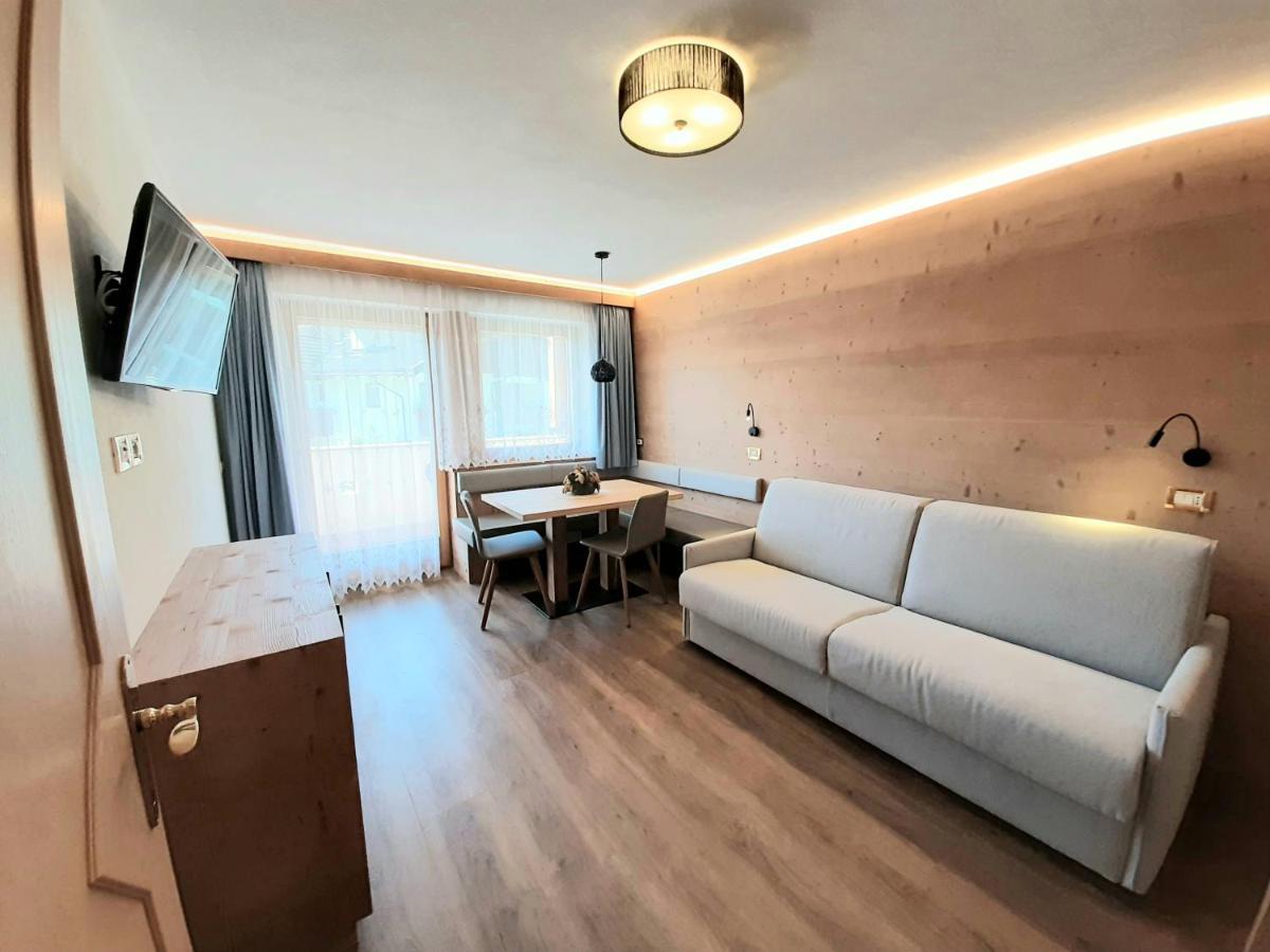 Apartments Lasteis ラ・ヴィッラ エクステリア 写真