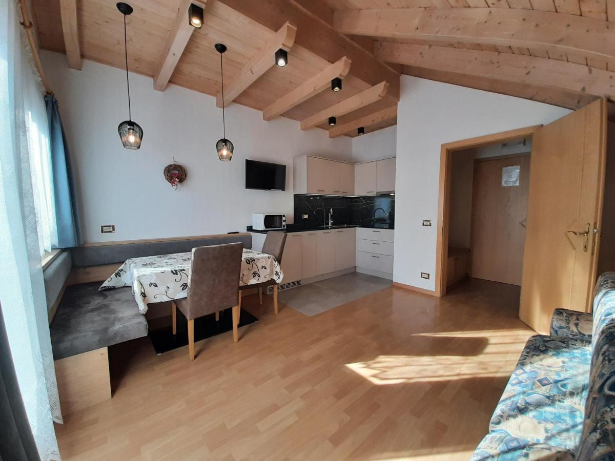 Apartments Lasteis ラ・ヴィッラ エクステリア 写真