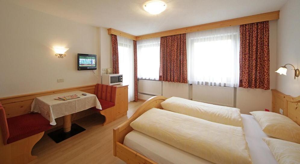 Apartments Lasteis ラ・ヴィッラ エクステリア 写真