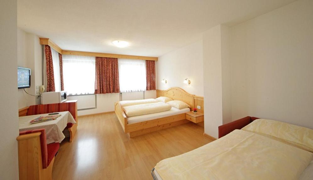 Apartments Lasteis ラ・ヴィッラ エクステリア 写真