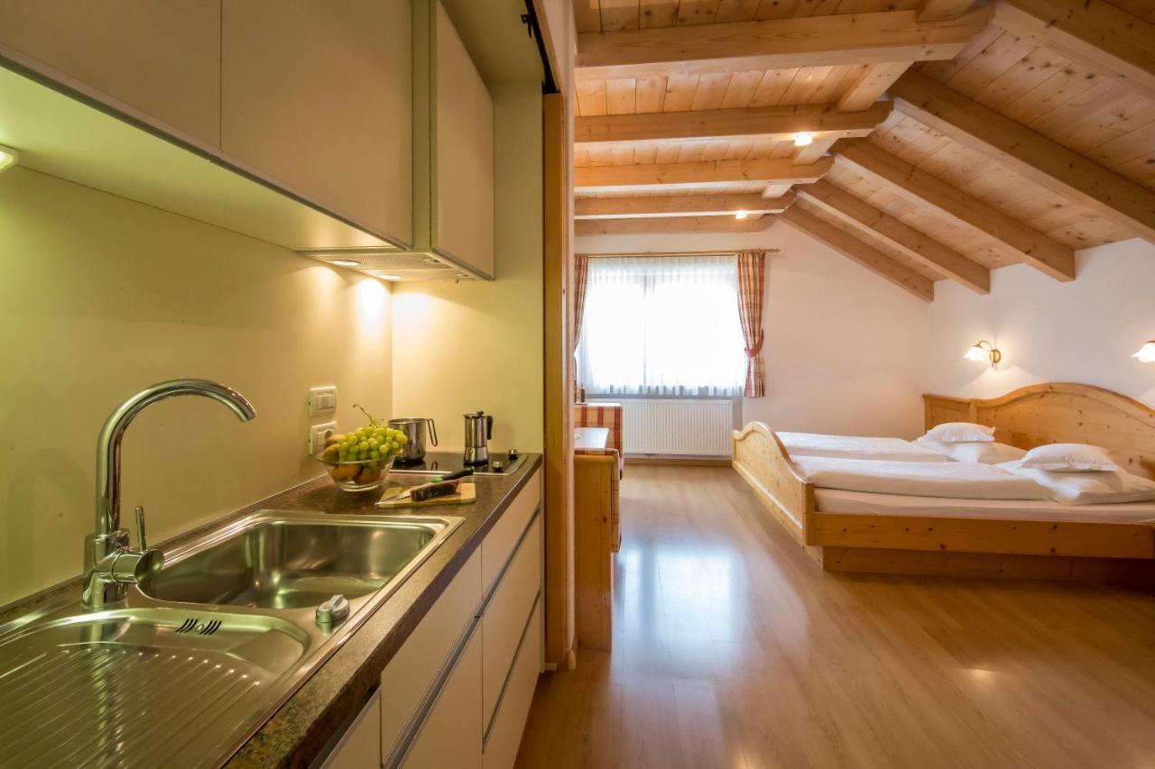 Apartments Lasteis ラ・ヴィッラ エクステリア 写真