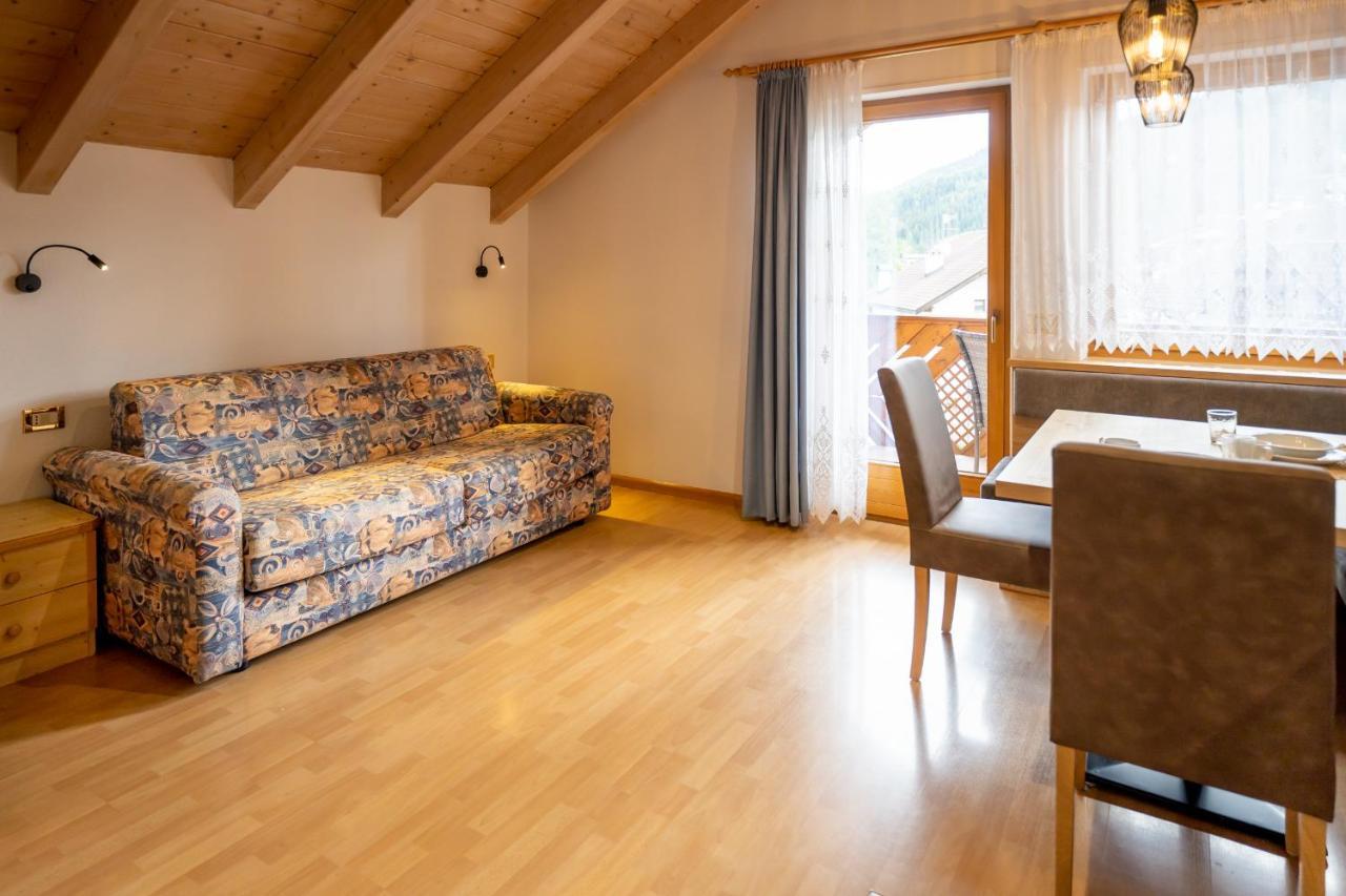 Apartments Lasteis ラ・ヴィッラ エクステリア 写真