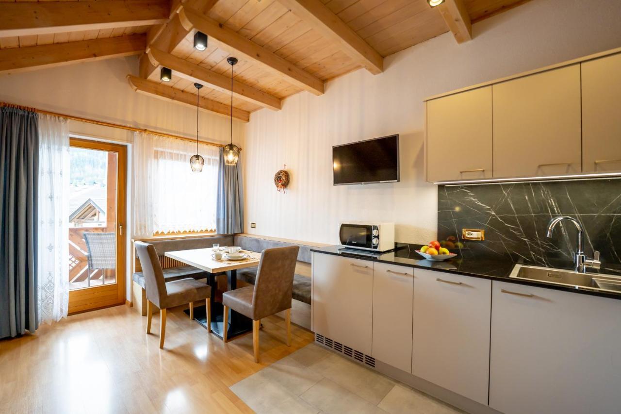 Apartments Lasteis ラ・ヴィッラ エクステリア 写真