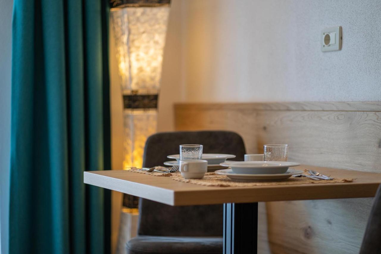 Apartments Lasteis ラ・ヴィッラ エクステリア 写真