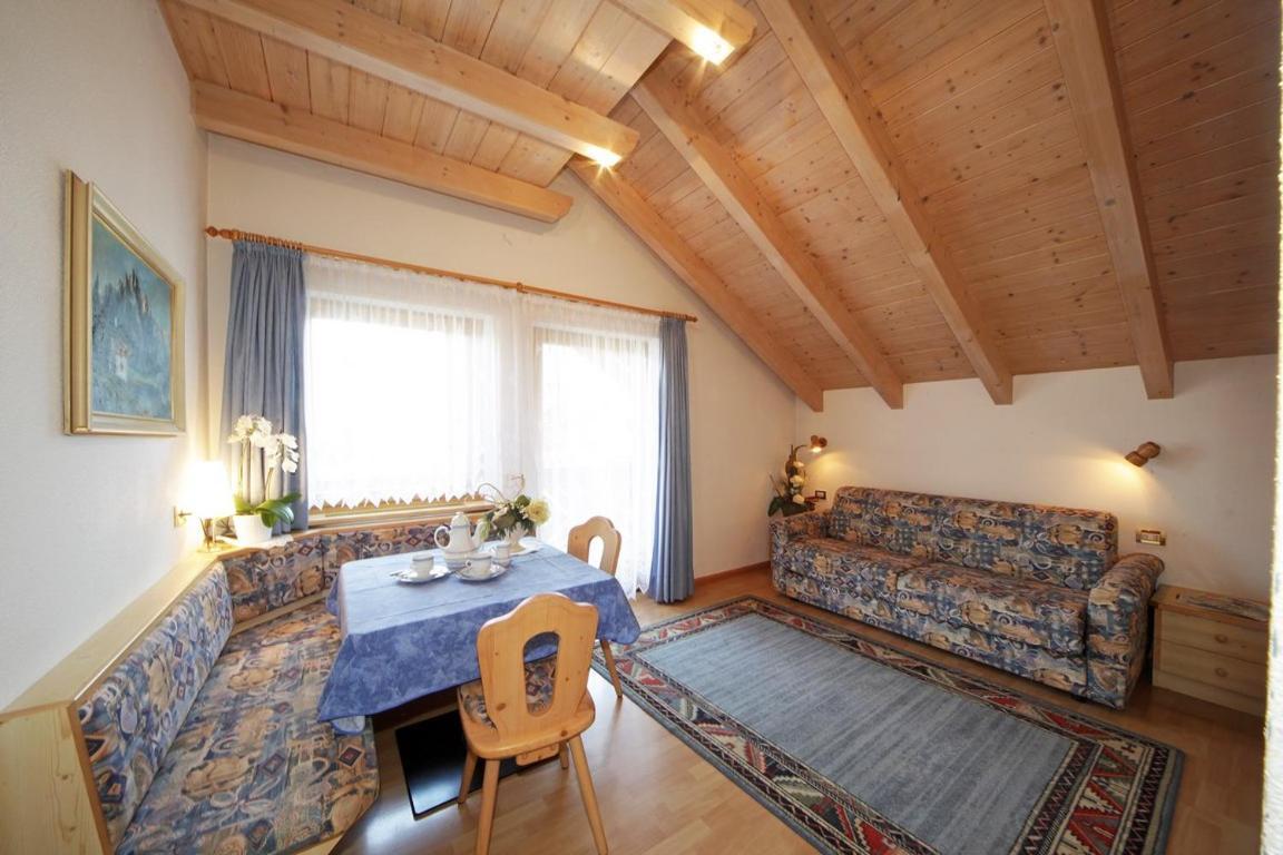 Apartments Lasteis ラ・ヴィッラ エクステリア 写真