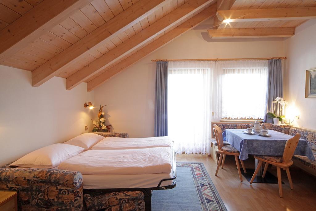 Apartments Lasteis ラ・ヴィッラ エクステリア 写真